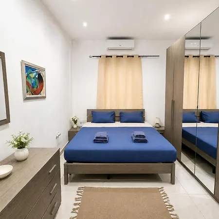 Deluxe 3bedroom Apartment, 3min Walk To Seafront *